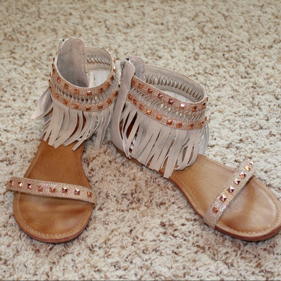 Shoes - Light Grey Fringe Sandals